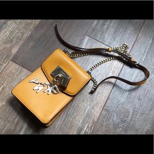 DKNY- Elissa Phone Crossbody{Firm on Price}